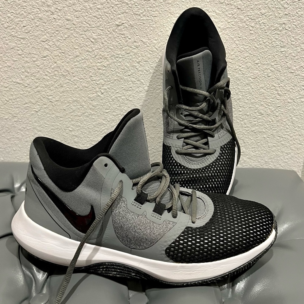 Men’s Nike shoes
